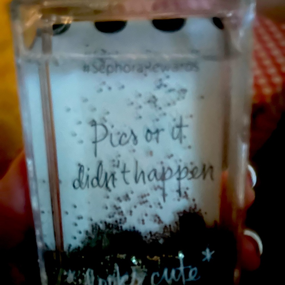 Sephora - picture frame with water background